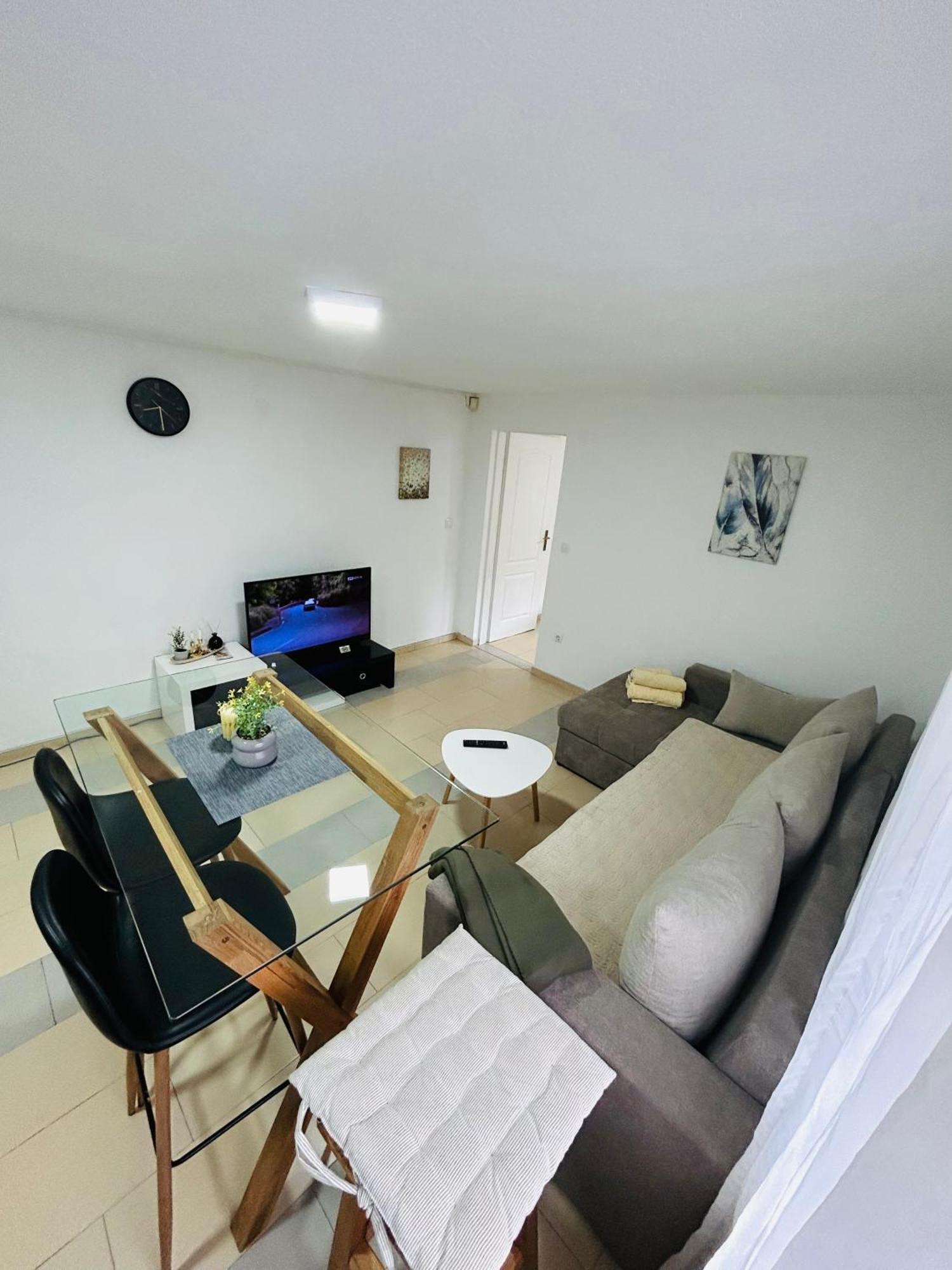 Apartmani Star Tuzla Eksteriør bilde